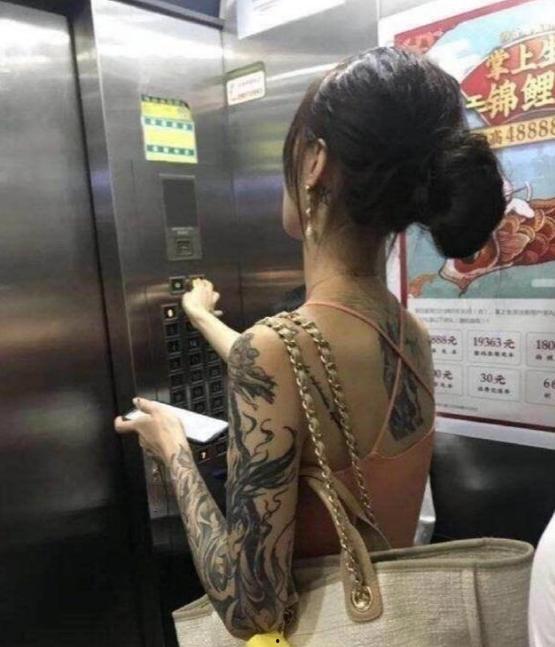 纹身网红女孩吃瓜微博,揭秘娱乐圈幕后故事