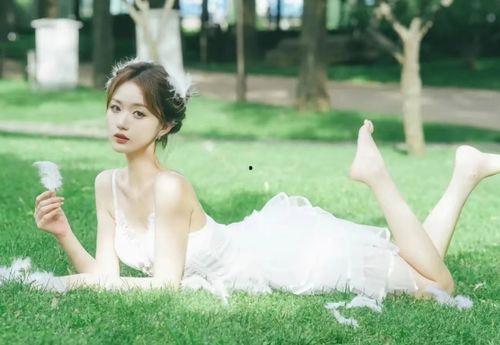 吃瓜女网红图片最新视频,揭秘吃瓜女网红最新视频幕后故事”